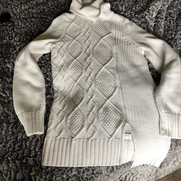 The Limited turtleneck sweater - Picture 1 of 5